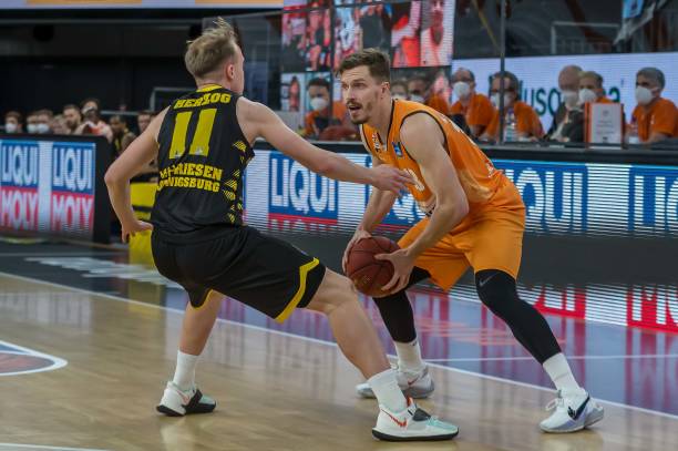 入扳平一球 入扳平一球